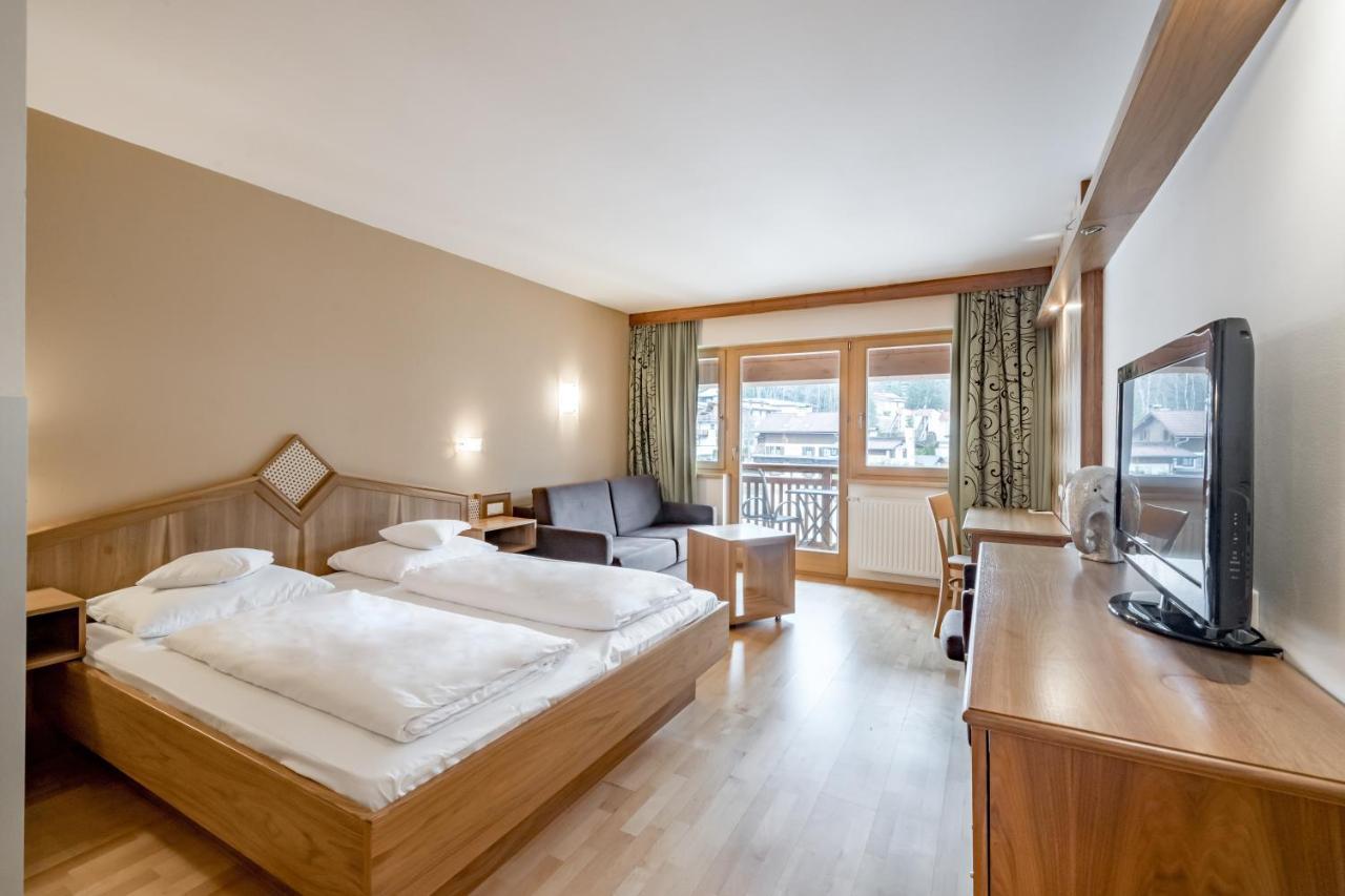 Hotel Zum Gourmet Seefeld in Tirol Bagian luar foto