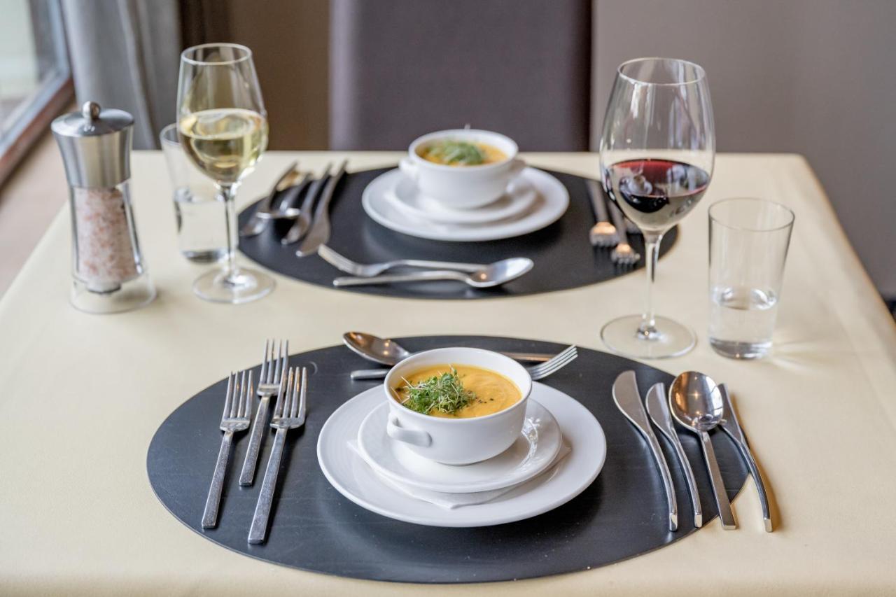 Hotel Zum Gourmet Seefeld in Tirol Bagian luar foto