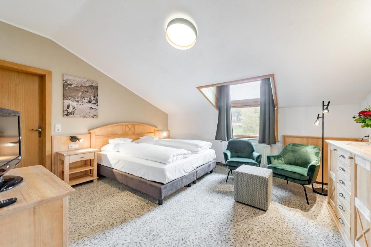 Hotel Zum Gourmet Seefeld in Tirol Bagian luar foto